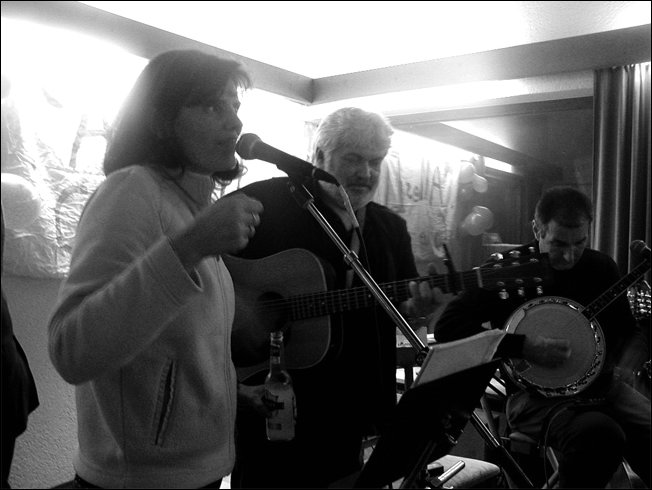 17-Margarita-and-band.jpg