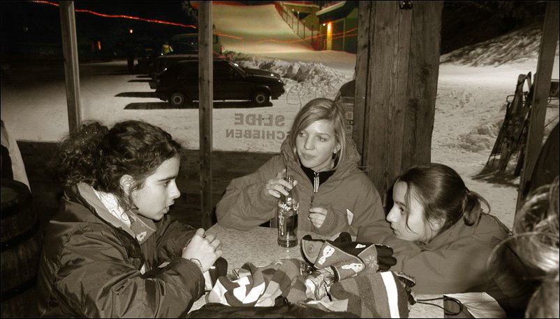 26-moonlight-bar.jpg