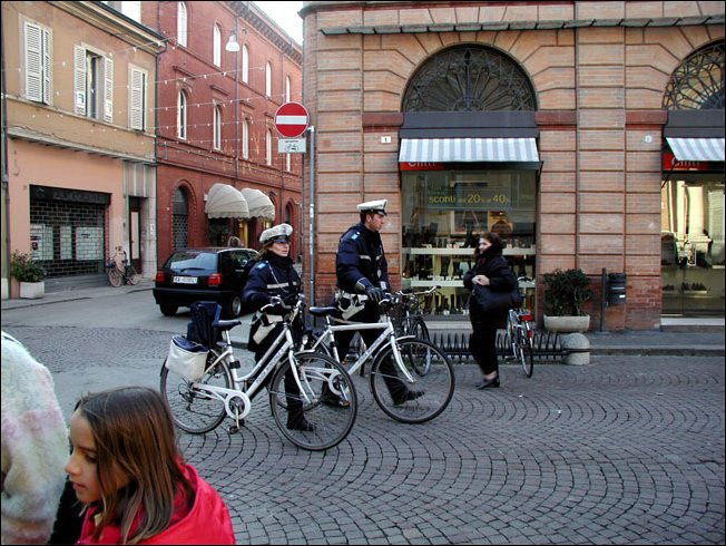 30-POLICE.jpg
