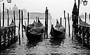 12-Gondoles, -Venezia.jpg